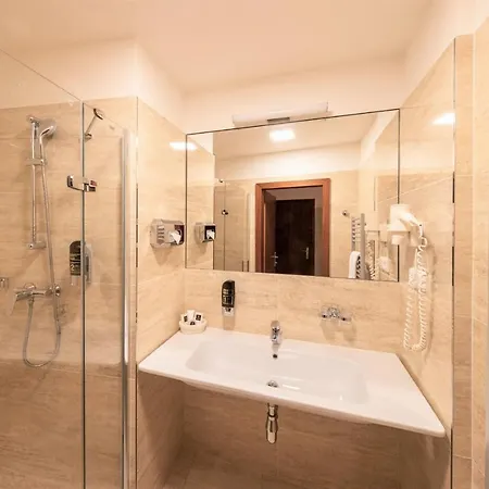Hotel Grand Relax & Wellness & Beer & Thermal In Meteor Plaza - Since 1307 Prague