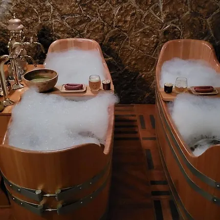 Hotel Grand Relax & Wellness & Beer & Thermal In Meteor Plaza - Since 1307 Prague